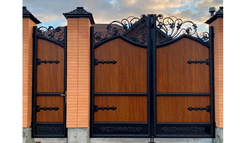 ИЗГОТОВЛЕНИЕ ВОРОТ, ПЕРИЛ, НАВЕСОВ, КОЗЫРЬКОВ