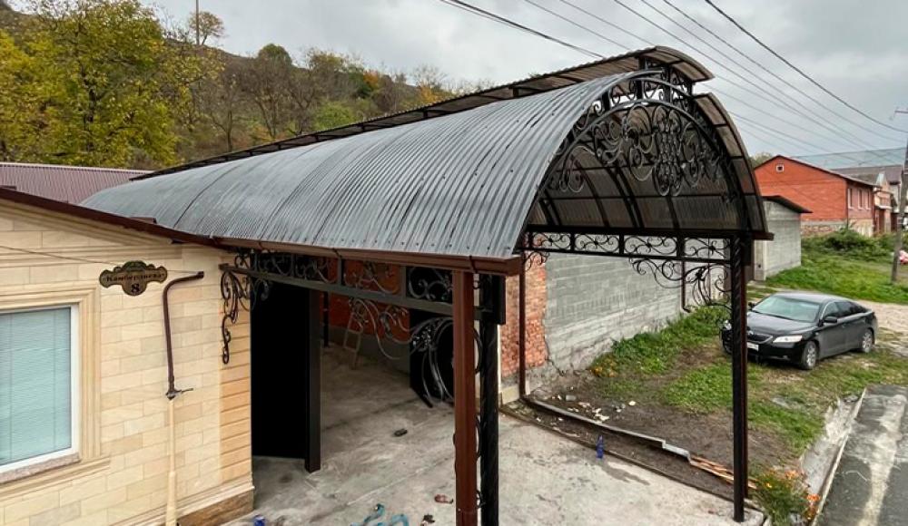 ИЗГОТОВЛЕНИЕ ВОРОТ, ПЕРИЛ, НАВЕСОВ, КОЗЫРЬКОВ