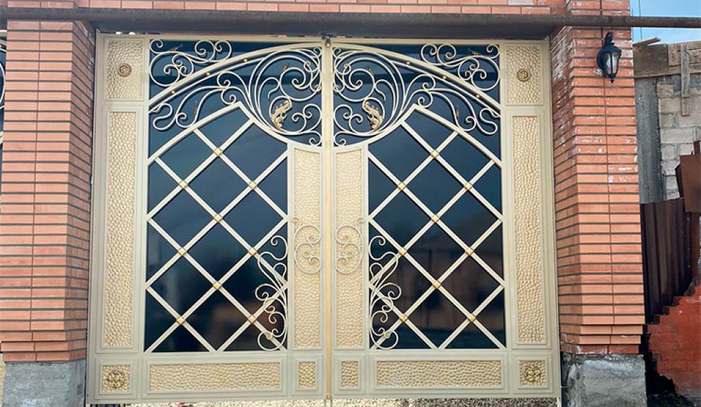 ИЗГОТОВЛЕНИЕ ВОРОТ, ПЕРИЛ, НАВЕСОВ, КОЗЫРЬКОВ