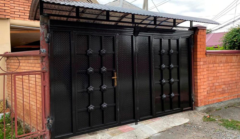 ИЗГОТОВЛЕНИЕ ВОРОТ, ПЕРИЛ, НАВЕСОВ, КОЗЫРЬКОВ