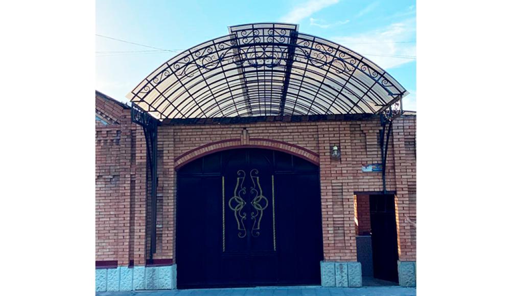 ИЗГОТОВЛЕНИЕ ВОРОТ, ПЕРИЛ, НАВЕСОВ, КОЗЫРЬКОВ