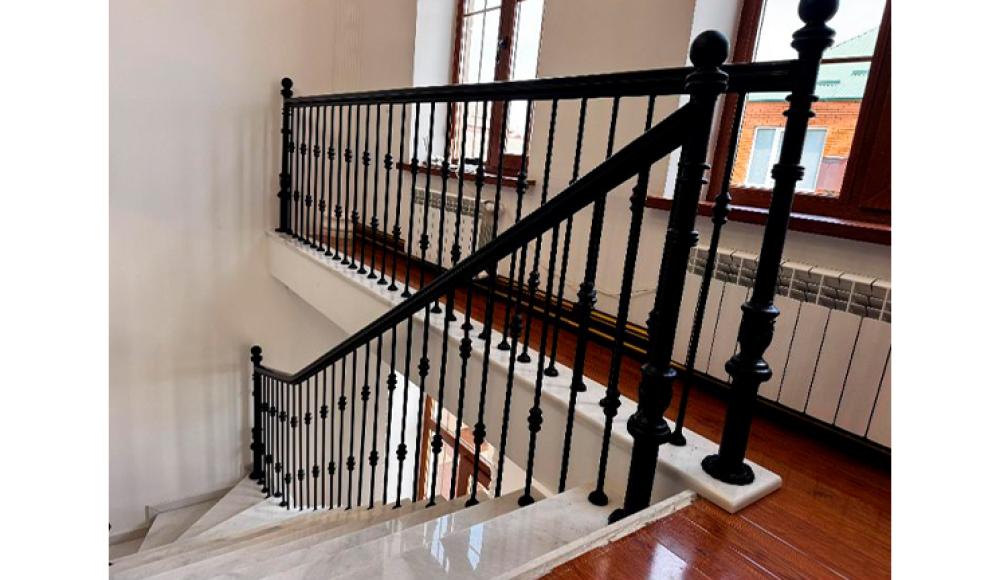 ИЗГОТОВЛЕНИЕ ВОРОТ, ПЕРИЛ, НАВЕСОВ, КОЗЫРЬКОВ