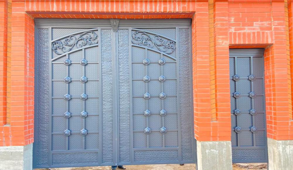 ИЗГОТОВЛЕНИЕ ВОРОТ, ПЕРИЛ, НАВЕСОВ, КОЗЫРЬКОВ