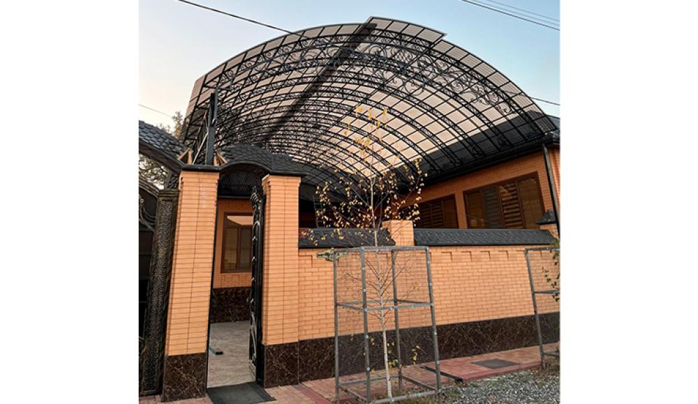 ИЗГОТОВЛЕНИЕ ВОРОТ, ПЕРИЛ, НАВЕСОВ, КОЗЫРЬКОВ