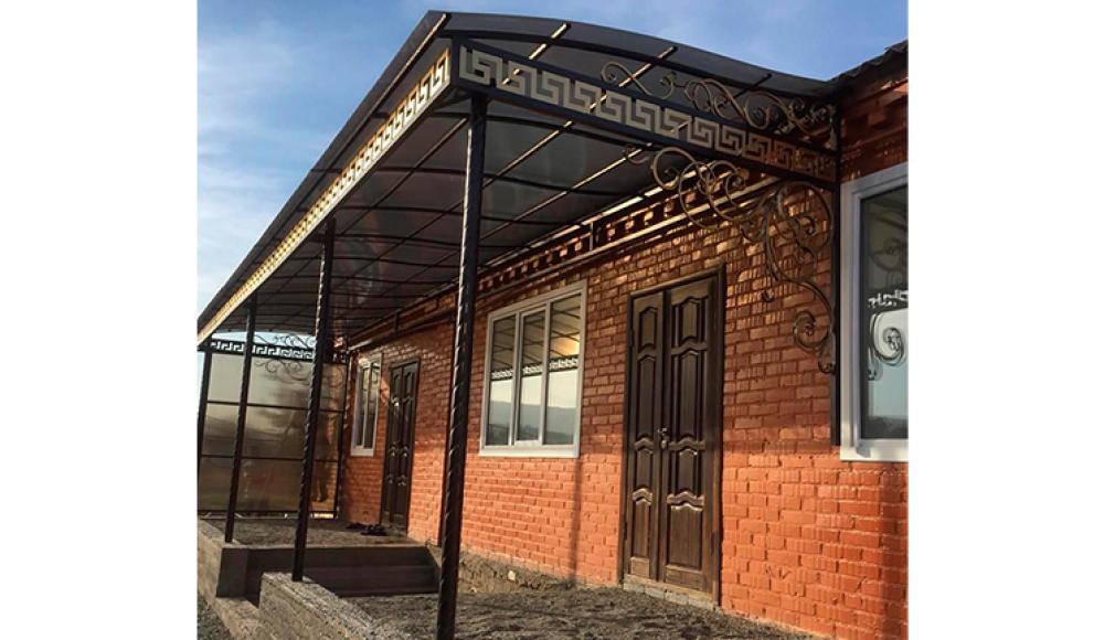 ИЗГОТОВЛЕНИЕ ВОРОТ, ПЕРИЛ, НАВЕСОВ, КОЗЫРЬКОВ